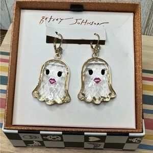 Betsey Johnson Acrylic Ghost Halloween Earrings. New in Box. Spooky.